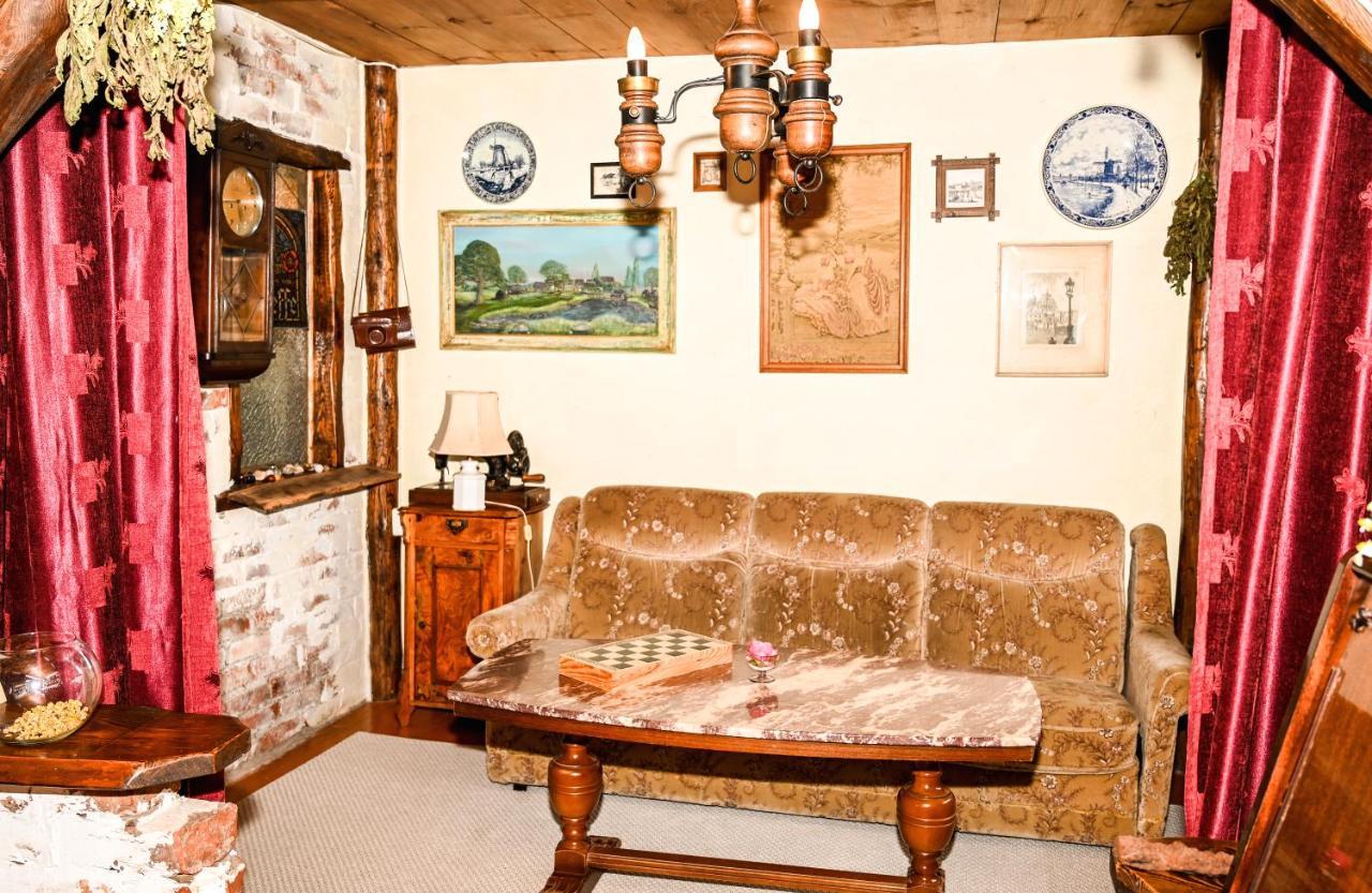 Vila Idilliska Latgaliesu Lauku Maja Ar Melno Pirti Aglona Exteriér fotografie